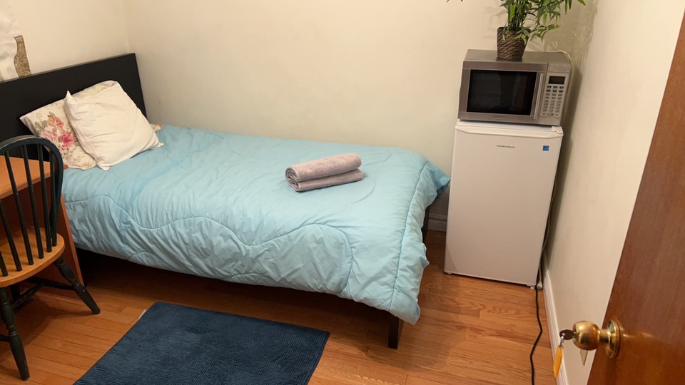 GROUND FLOOR  Room in Scarbourough ( Steeles/Pharmacy) 1