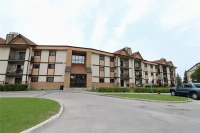 Lindenwoods-victor Lewis Dr-3 BR Condo W/1.5 Bath