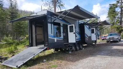 Pack your bags and load up the toys and step into this seldom used, 2018, top of the line KEYSTONE F...
