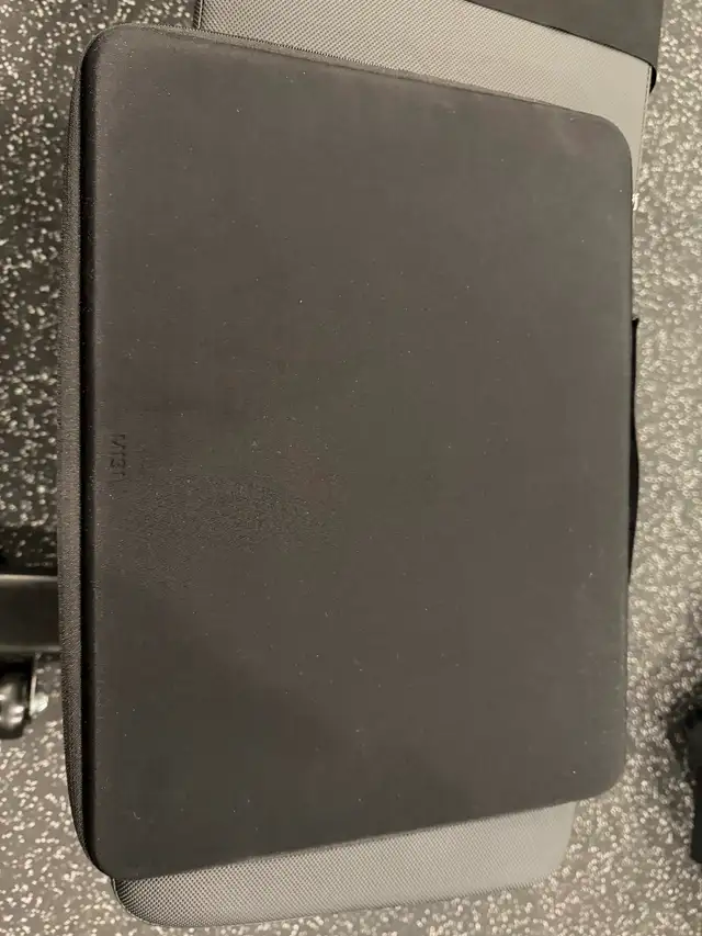 18” Laptop hardcase in Laptop Accessories in Markham / York Region - Image 4