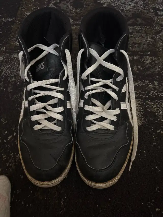 Asics Shoes in Men's Shoes in Kitchener / Waterloo - Image 3