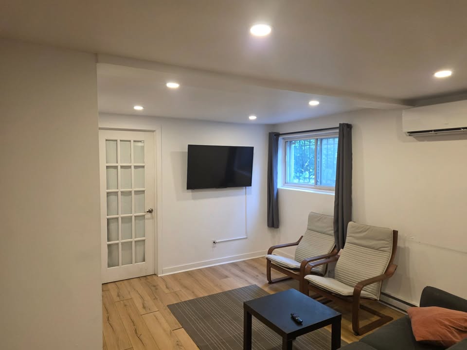 Appartement 4 et demie disponible - 4 and a half apartment avail — photo 1