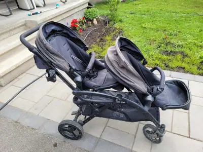 This double stroller, Option elite. This Stroller is a versatile double stroller that lets you trans...