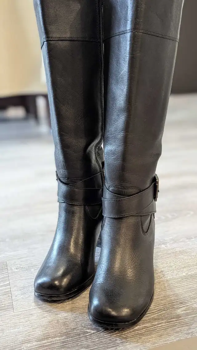 Women's leather boots size 7 in Women's - Shoes in City of Toronto - Image 3
