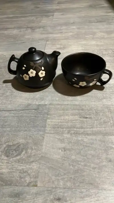 teapot and cup, View more