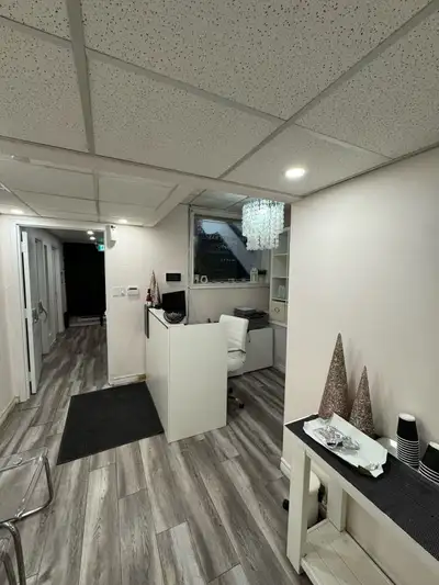 Looking for a professional in the beauty industry to join our space! We have a private, fully-equipp...
