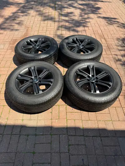 Almost new Ford F150 wheels for sale (4x) From Ford F150 Lariat 2024 TPMS included Bolt pattern: 6x1...