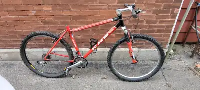 1998 KHS Pro 17.5" True Temper steel Frame 26" wheels: WTB front in good shape Alex Rims DM18 rear r...