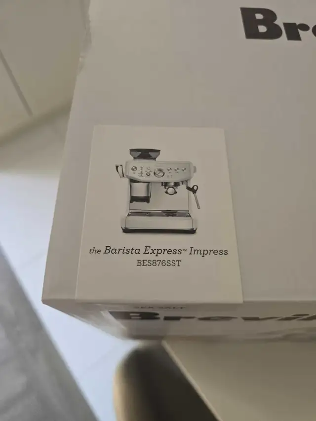Breville Barista Express Impress- BES876SST in Coffee Makers in Mississauga / Peel Region - Image 3