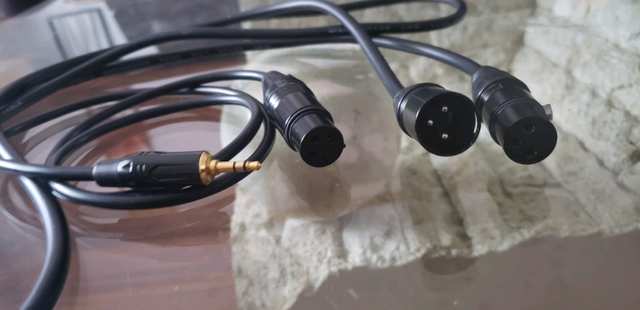 XLR Mic with Power Supply in Pro Audio & Recording Equipment in Mississauga / Peel Region - Image 6