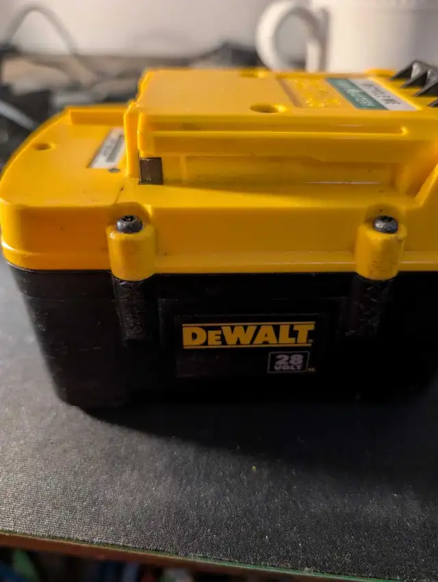 28volt battery dewalt in Power Tools in Edmonton - Image 3