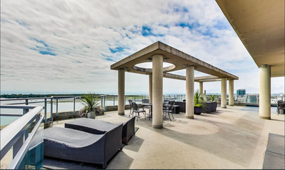 Lower Penthouse unit located at the corner of Queen and Spadina in Downtown Toronto To help save tim...