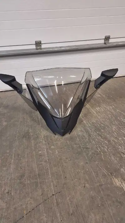 Brp windshield with mirrors. Like new, came off 2016 renegade and will fit many others.