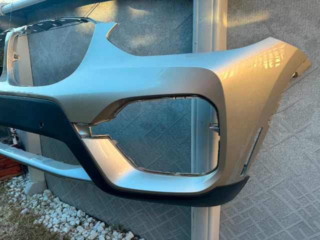 BMW X3 2017-2020 bumper dans Autres pièces et accessoires  à Sherbrooke - Image 2