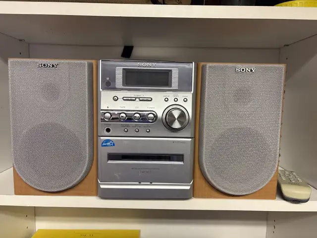 Sony Stereo System in Stereo Systems & Home Theatre in Mississauga / Peel Region - Image 2