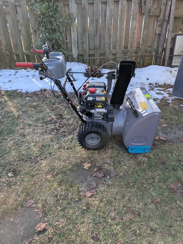 Snowblower in Patio & Garden Furniture in Chatham-Kent - Image 3