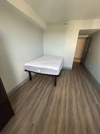 4/5 bedrooms available for sublet in a 5 bed 5 bath apartment at 1 Columbia St W. Sublet available f...