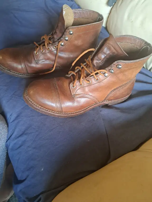 Red Wing Boots 8111 Iron Ranger Made in USA Size 9 US in Men's Shoes in City of Toronto - Image 5