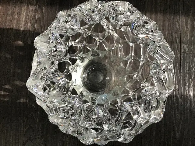 OVAL GLASS VASE in Home Décor & Accents in Grande Prairie - Image 8