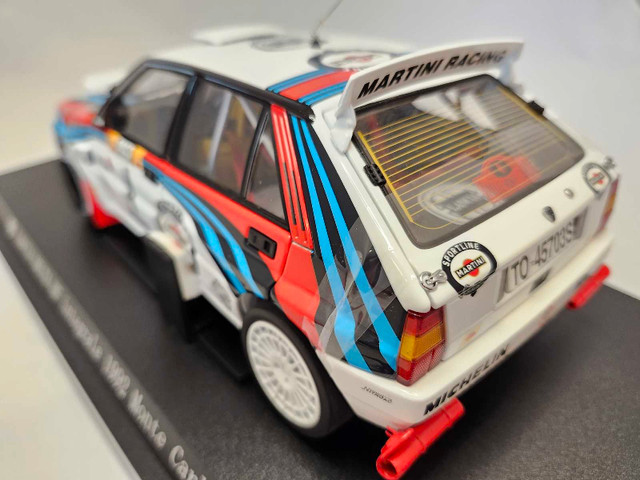 1992 Lancia Delta HF Integrale Rally Monte Carlo Martini 1:18 in Arts & Collectibles in Kawartha Lakes - Image 3