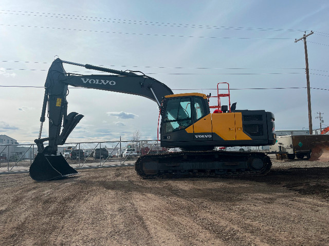 2021 Volvo EC200EL Excavator in Heavy Equipment in Red Deer - Image 2