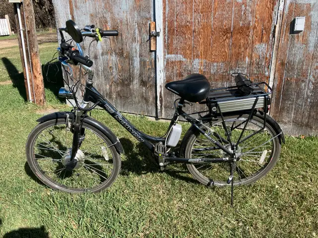 Vintage Schwinn electric bike in eBike in Edmonton - Image 2