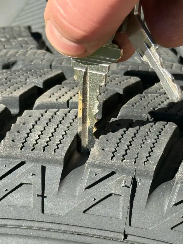 Winter tires on steel rims 235 65r18 in Other Parts & Accessories in Markham / York Region - Image 5