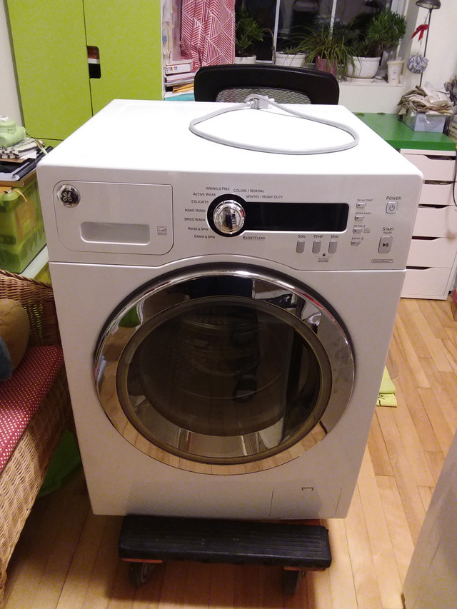 GE WCVH4800K2WW washing machine for parts dans Laveuses et sécheuses  à Ville de Montréal