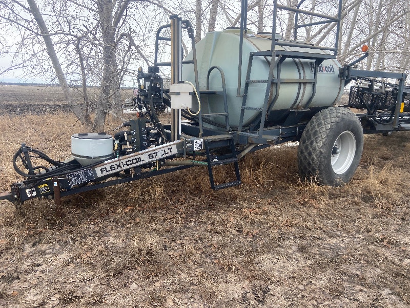Sprayer tractor Farming Equipment Saskatoon Kijiji