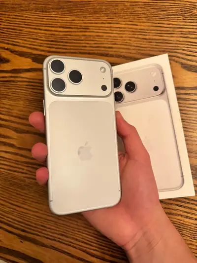 iPhone 17 Pro Max 256GB Like New, View more