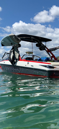 2013 Malibu VLX Surf Boat 21.7 350HP
