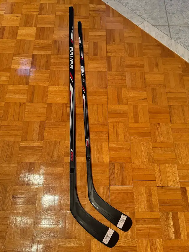 Kids Ice Hockey Equipment in Hockey in Mississauga / Peel Region - Image 5