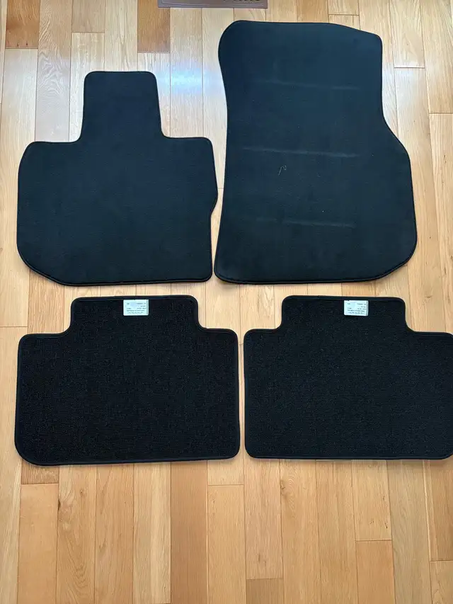 One set (4 pieces) brand new BMW  X3 SUV automotive floor mats in Other Parts & Accessories in Oshawa / Durham Region - Image 3