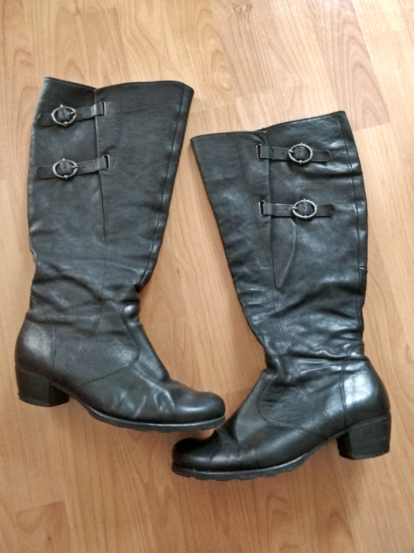 Bottes en cuir / Leather boots in Women's - Shoes in Gatineau