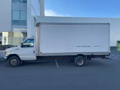 Camion en bon état. A été traité avec soin ces dernières années.