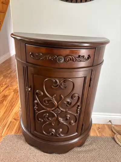 can sell together or seperate no kids no smoke no pets beautiful front entry piece with shelf and dr...