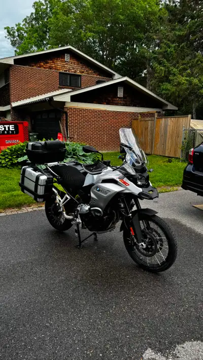ULLY LOADED 2022 F850GS Adventure in white with 15,800km as of writing this. Adult owned and in exce...