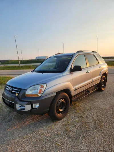 2009 Kia Sportage – Super Low Mileage! Price: 5900cad Mileage: 94,000 km Status: Fresh Safety / Clea...