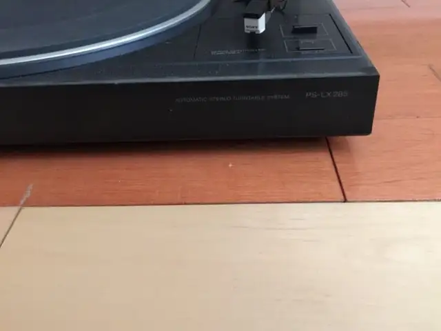 Sony Turntable in General Electronics in Markham / York Region - Image 3