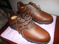 New Men's Golf Shoes-size 9