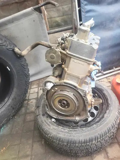 2018 highlifter 850 motor runs rly good when pulled 4200km nothing wrong with it asking 2300 .obo