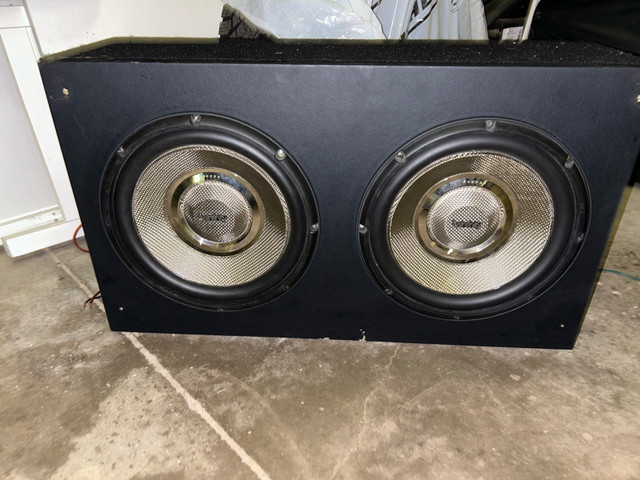 Infinity Kappa 12” Subwoofer with Sealed box and 700w Amp in Speakers in Mississauga / Peel Region