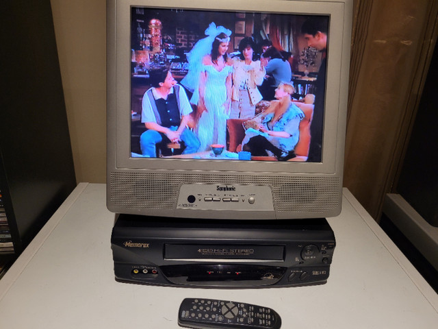 MEMOREX MVR4052 VCR 4-Head Hi-Fi Stereo with remote in CDs, DVDs & Blu-ray in Barrie - Image 2