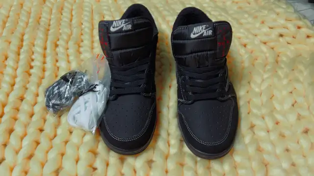 Nike Air Jordan 1 Low Travis Scott Black Phantom in Men's Shoes in Oshawa / Durham Region - Image 4