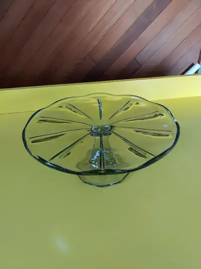 Plateau à gâteaux sur pied, en verre, View more