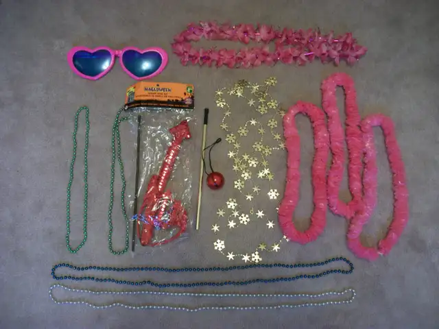 Halloween Costume accessories, $6 for everything or $1 each. in Costumes in Oshawa / Durham Region - Image 2