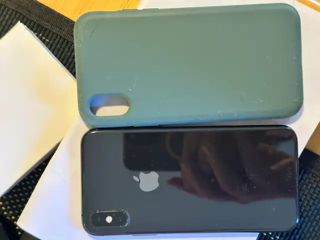 iPhone Xs - 256Gb - Mint Cond in Cell Phones in Sudbury - Image 5