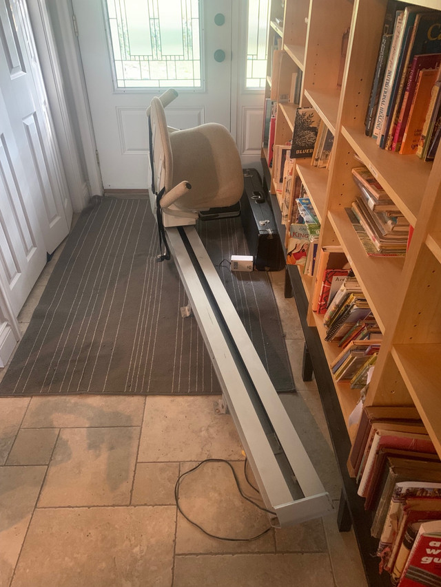 Stair Lift - 7 foot rail (works on 5 step) in Health & Special Needs in Hamilton