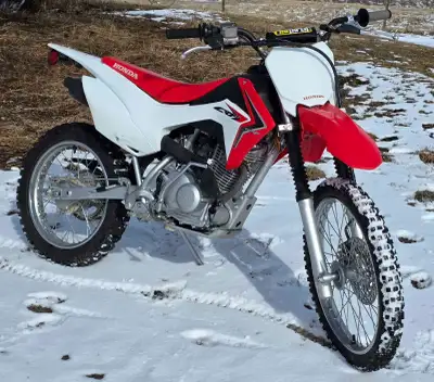 2015 Honda CRF125F. Bought new in 2015 has around 50 hours on it. Bike just sits around so its time...