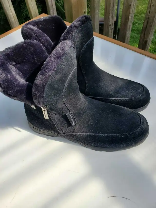 botte d'hiver  femme in Women's - Shoes in City of Montréal - Image 2